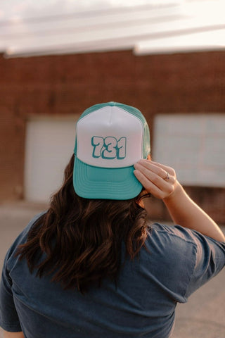 731 Bubble Turquoise Chunky Chain Trucker Hat - Tucked & Threaded
