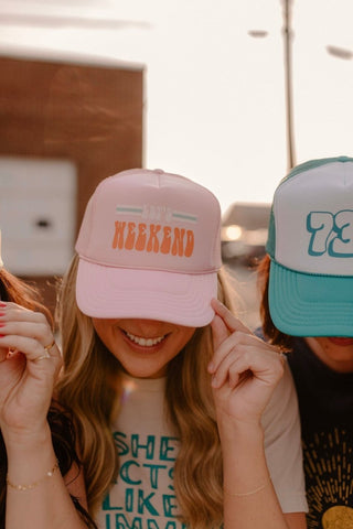 731 Bubble Turquoise Chunky Chain Trucker Hat - Tucked & Threaded