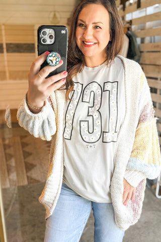 731 Daisy Neutral Tee - Tucked & Threaded