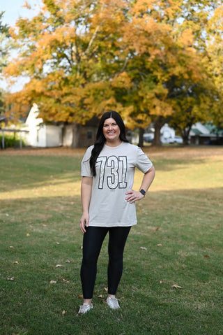 731 Daisy Neutral Tee - Tucked & Threaded